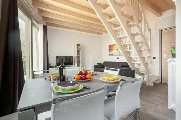 Appartamento Grande Terrazza Vista Lago Parzanica Ngoại thất bức ảnh